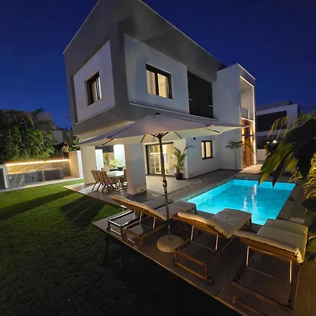 Tg New Luxury Private - Heated Salty Swimming Pool, Outdoor Jacuzzi, Sauna, Exotic Garden * Limassol