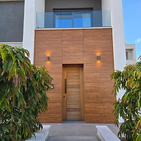 Willa Tg New Luxury Private - Heated Salty Swimming Pool, Outdoor Jacuzzi, Sauna, Exotic Garden Limassol