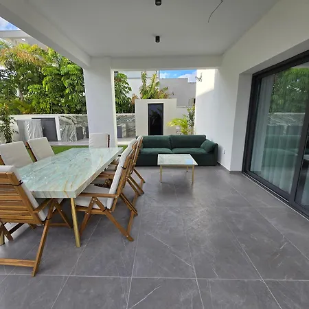 Tg New Luxury Private - Heated Salty Swimming Pool, Outdoor Jacuzzi, Sauna, Exotic Garden Limassol