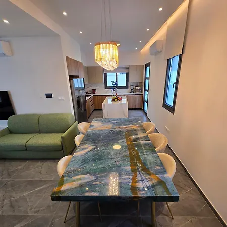 Willa Tg New Luxury Private - Heated Salty Swimming Pool, Outdoor Jacuzzi, Sauna, Exotic Garden Limassol
